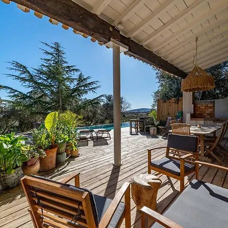 - Mas Saint Pierre Kır Evi