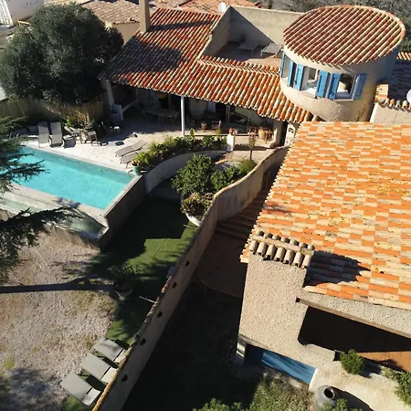 - Mas Saint Pierre Kır Evi