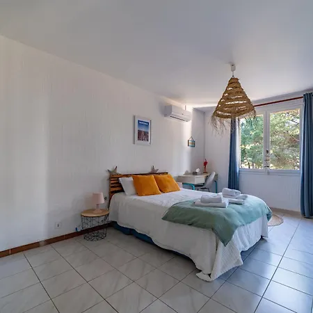 - Mas Saint Pierre Frontignan